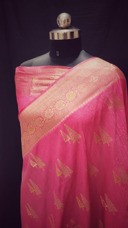 Benarasi Style Border Dola Silk Peach color Benarasi Saree.