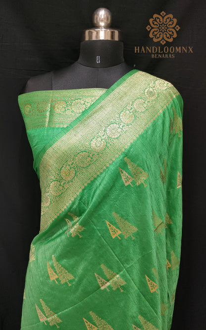 Banarasi Style Border Dola Silk Green color Banarasi Saree.