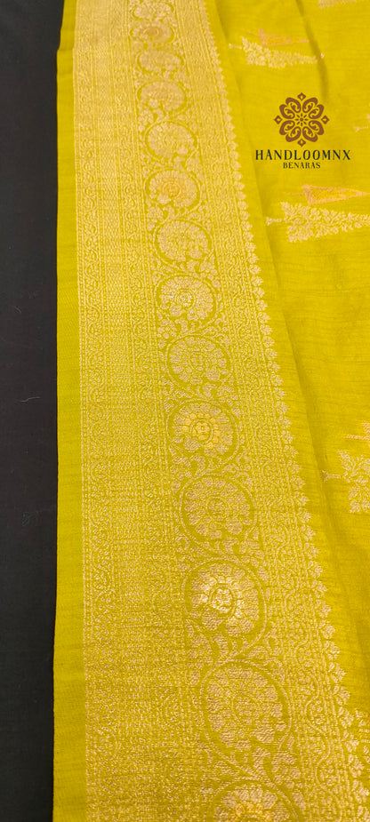 Banarasi Style Border Dola Silk Dhani color Banarasi Saree.