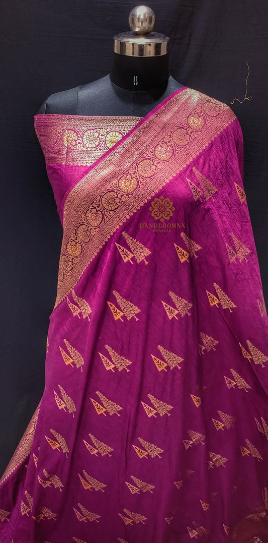 Benarasi Style Border Dola Silk Purple color Benarasi Saree.