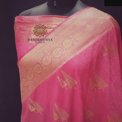 Benarasi Style Border Dola Silk Peach color Benarasi Saree.